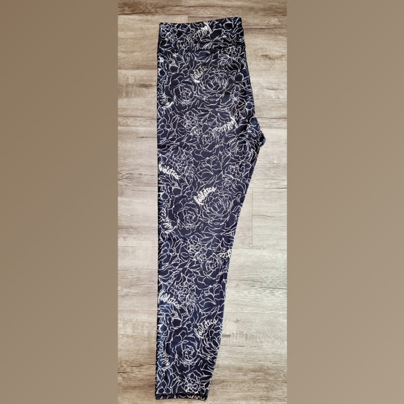 Print Choice Salar Legging by Fabletics SIZE 3X - Picture 3 of 7